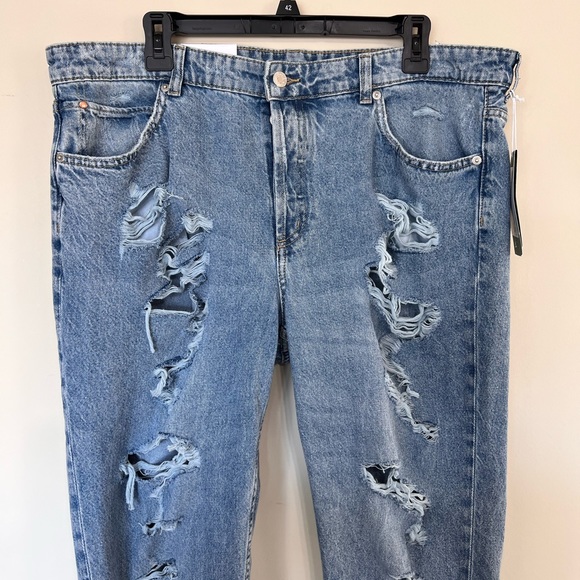 H&M Boyfriend Low Regular Jeans | Size 16 - Picture 8 of 13